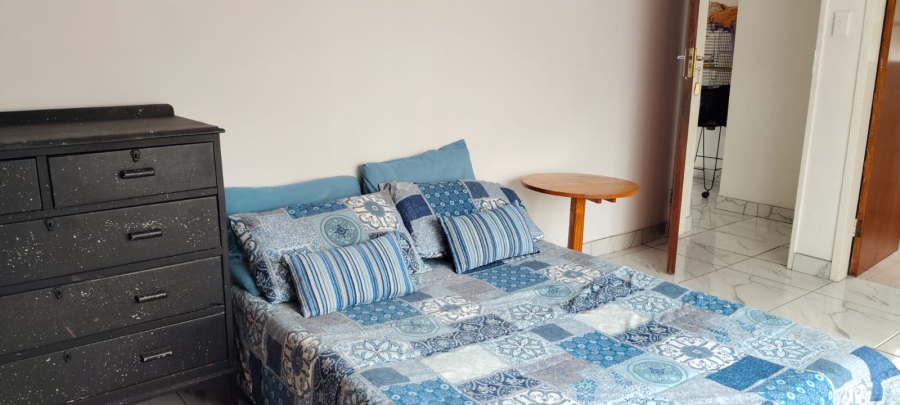 6 Bedroom Property for Sale in Helikonpark Gauteng