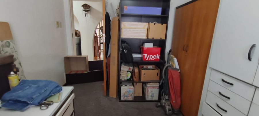 6 Bedroom Property for Sale in Helikonpark Gauteng