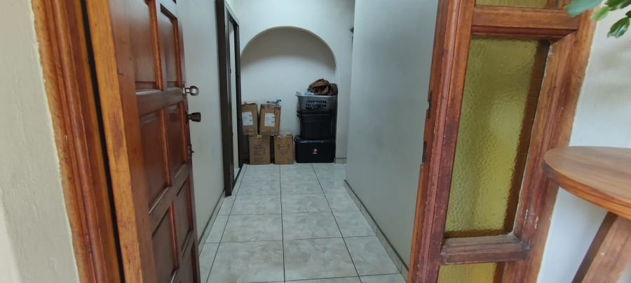 6 Bedroom Property for Sale in Helikonpark Gauteng