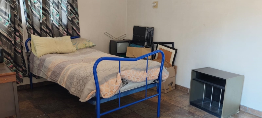 6 Bedroom Property for Sale in Helikonpark Gauteng