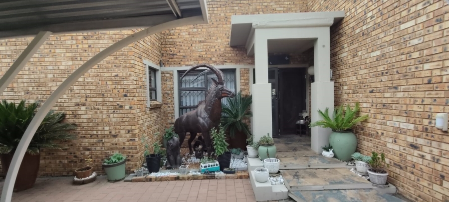 5 Bedroom Property for Sale in Culemborg Park Gauteng