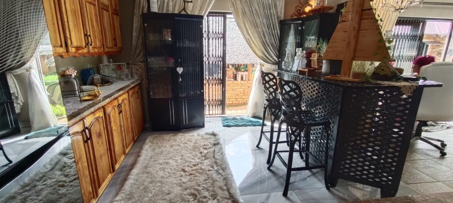 5 Bedroom Property for Sale in Culemborg Park Gauteng