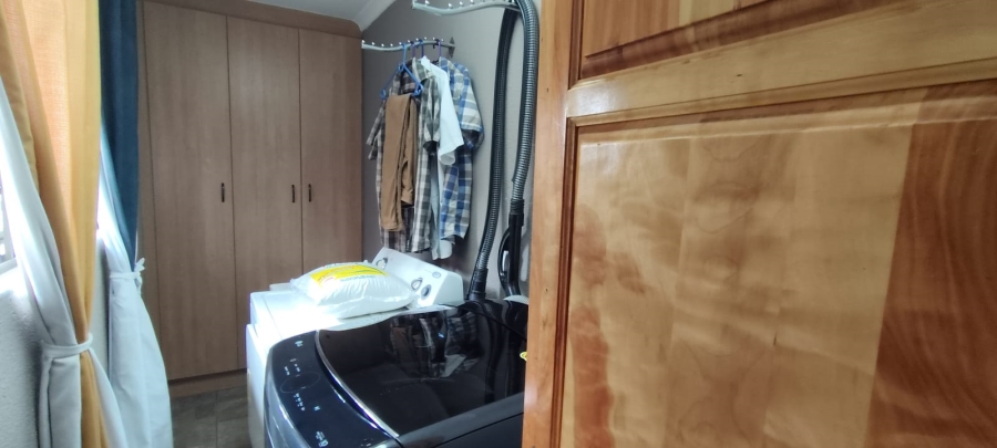 5 Bedroom Property for Sale in Culemborg Park Gauteng