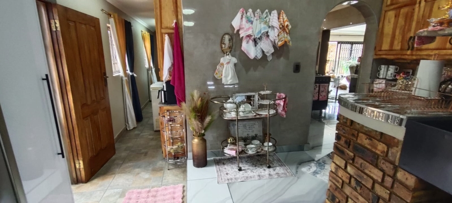 5 Bedroom Property for Sale in Culemborg Park Gauteng