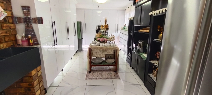 5 Bedroom Property for Sale in Culemborg Park Gauteng