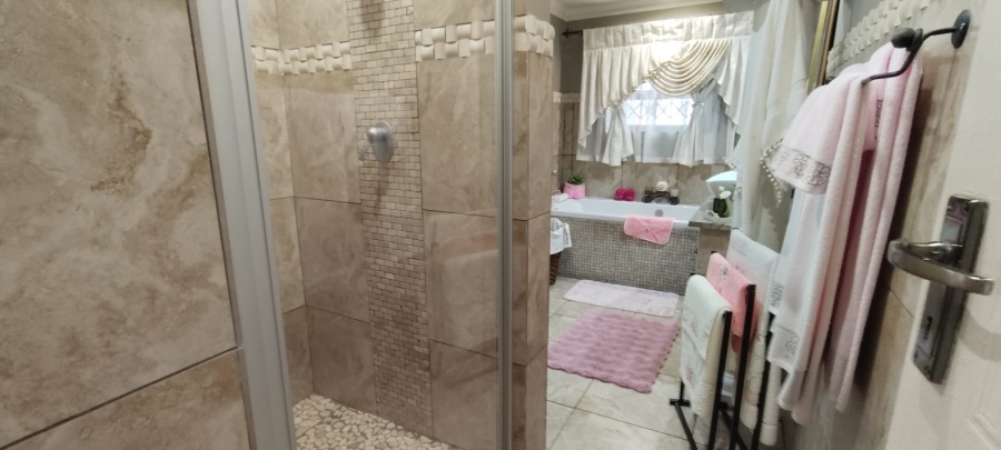 5 Bedroom Property for Sale in Culemborg Park Gauteng