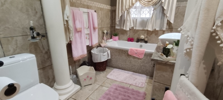 5 Bedroom Property for Sale in Culemborg Park Gauteng