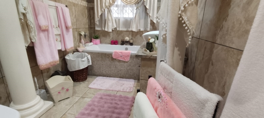 5 Bedroom Property for Sale in Culemborg Park Gauteng