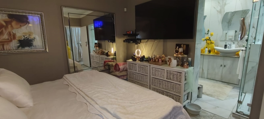 5 Bedroom Property for Sale in Culemborg Park Gauteng