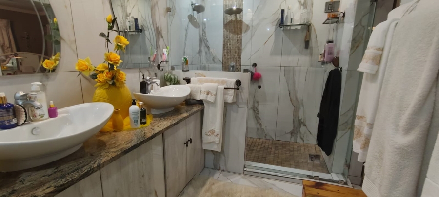 5 Bedroom Property for Sale in Culemborg Park Gauteng