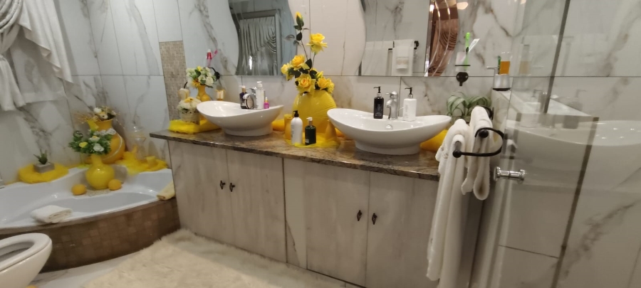 5 Bedroom Property for Sale in Culemborg Park Gauteng