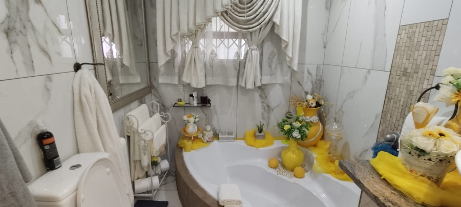 5 Bedroom Property for Sale in Culemborg Park Gauteng