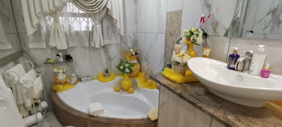 5 Bedroom Property for Sale in Culemborg Park Gauteng