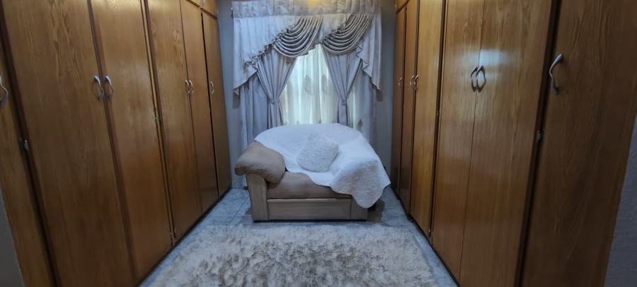 5 Bedroom Property for Sale in Culemborg Park Gauteng