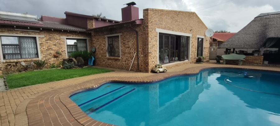 5 Bedroom Property for Sale in Culemborg Park Gauteng
