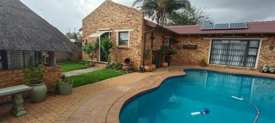 5 Bedroom Property for Sale in Culemborg Park Gauteng