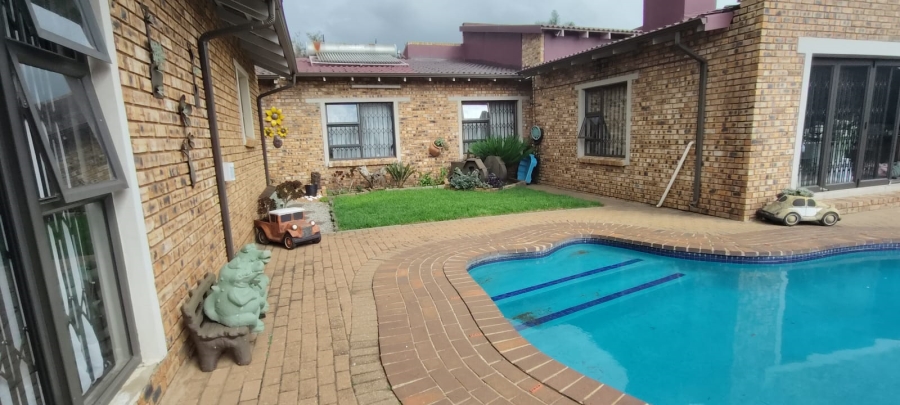 5 Bedroom Property for Sale in Culemborg Park Gauteng