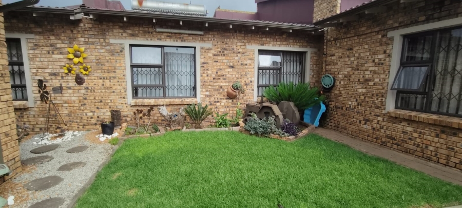 5 Bedroom Property for Sale in Culemborg Park Gauteng
