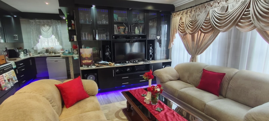 5 Bedroom Property for Sale in Culemborg Park Gauteng