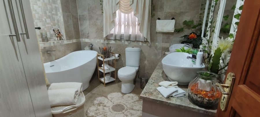 5 Bedroom Property for Sale in Culemborg Park Gauteng