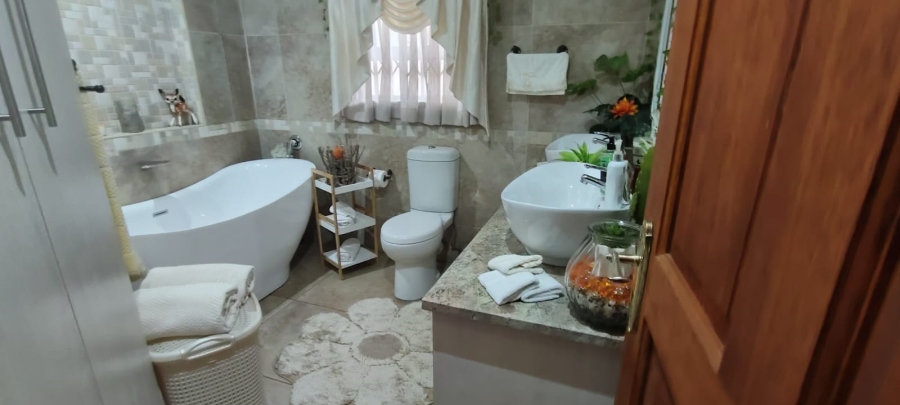 5 Bedroom Property for Sale in Culemborg Park Gauteng