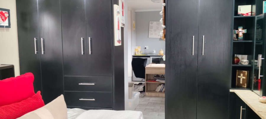 5 Bedroom Property for Sale in Culemborg Park Gauteng