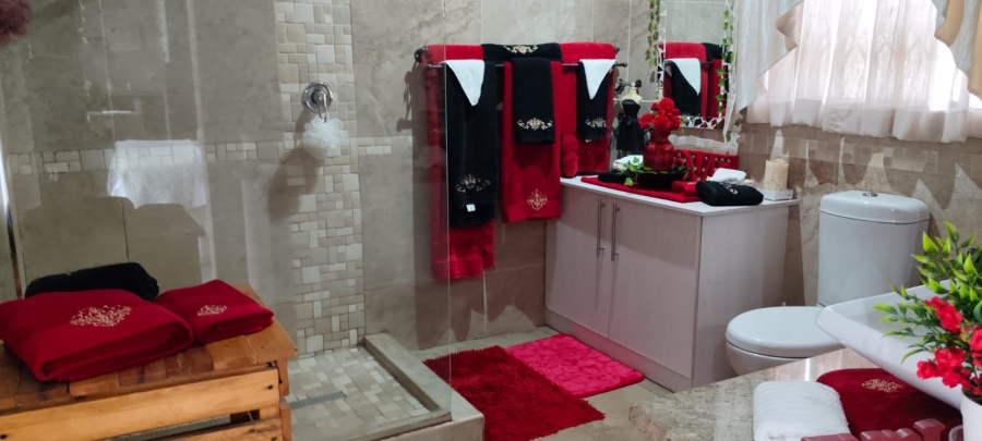 5 Bedroom Property for Sale in Culemborg Park Gauteng