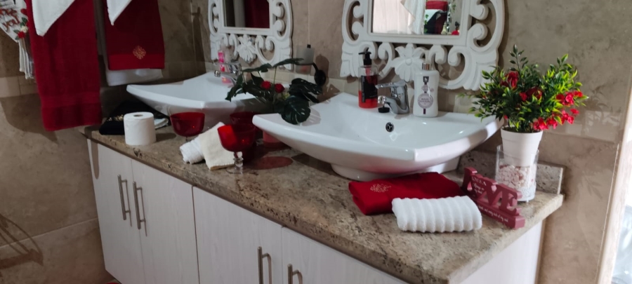 5 Bedroom Property for Sale in Culemborg Park Gauteng