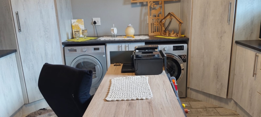 5 Bedroom Property for Sale in Culemborg Park Gauteng