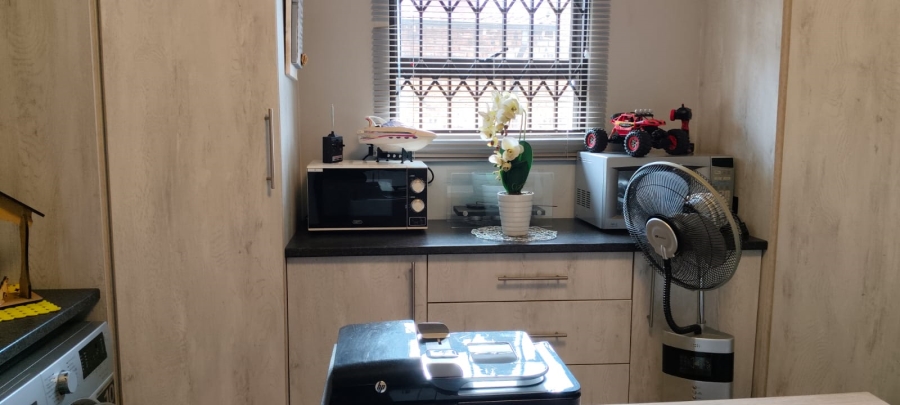 5 Bedroom Property for Sale in Culemborg Park Gauteng