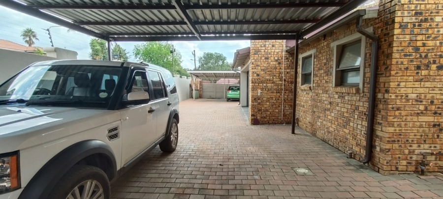 5 Bedroom Property for Sale in Culemborg Park Gauteng
