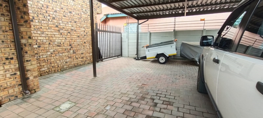 5 Bedroom Property for Sale in Culemborg Park Gauteng