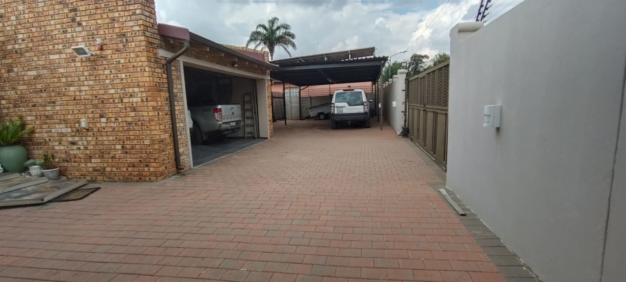 5 Bedroom Property for Sale in Culemborg Park Gauteng