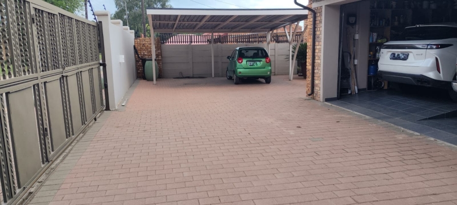 5 Bedroom Property for Sale in Culemborg Park Gauteng