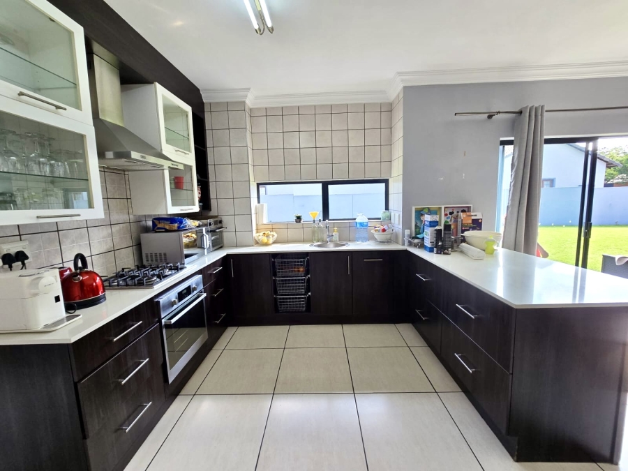 To Let 4 Bedroom Property for Rent in Midstream Hill Gauteng