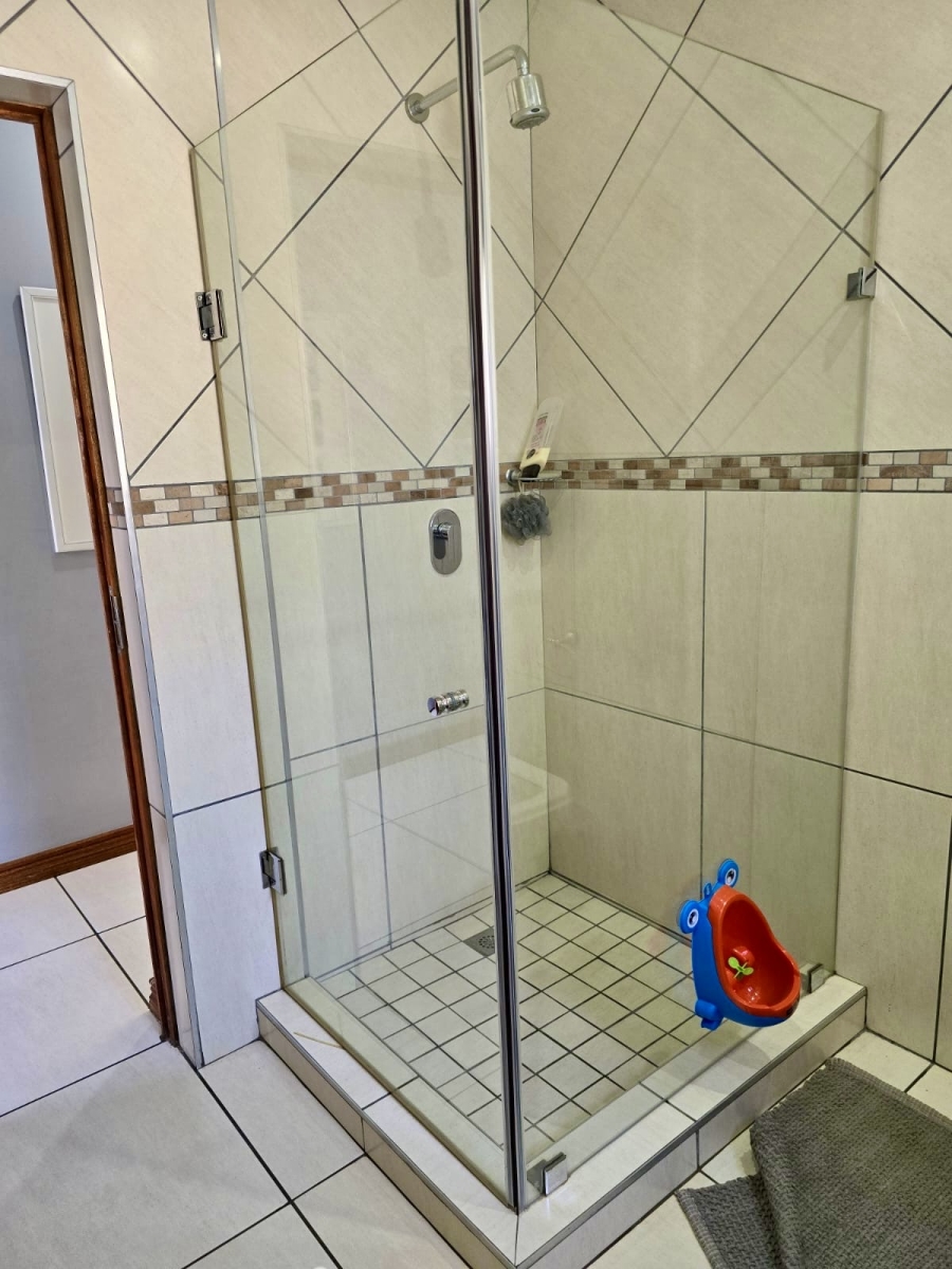 To Let 4 Bedroom Property for Rent in Midstream Hill Gauteng