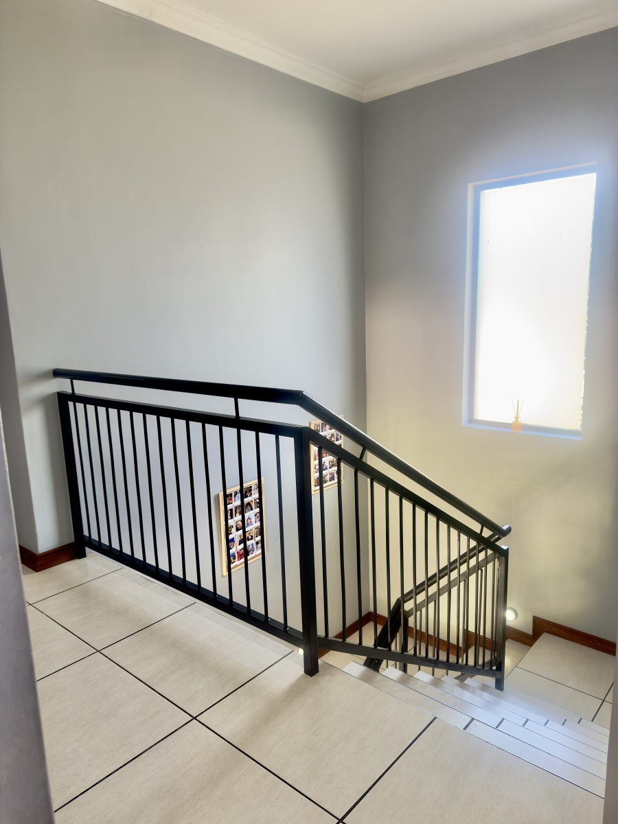 To Let 4 Bedroom Property for Rent in Midstream Hill Gauteng