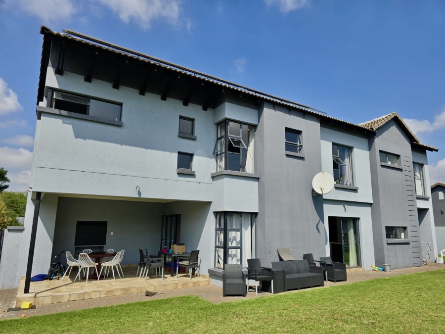 To Let 4 Bedroom Property for Rent in Midstream Hill Gauteng