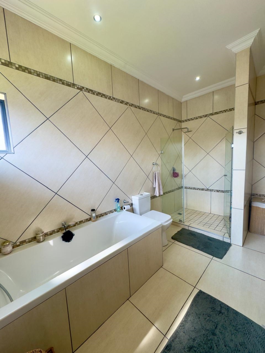 To Let 4 Bedroom Property for Rent in Midstream Hill Gauteng