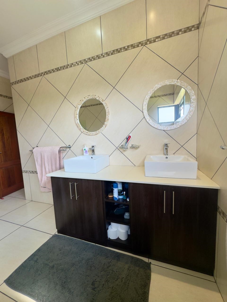 To Let 4 Bedroom Property for Rent in Midstream Hill Gauteng