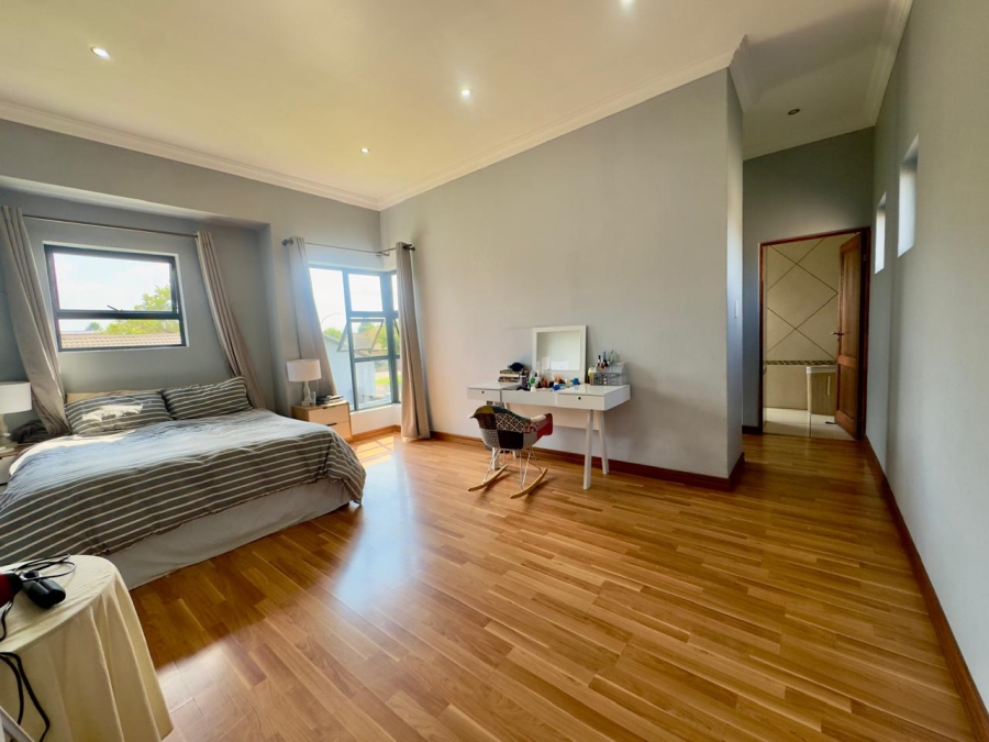 To Let 4 Bedroom Property for Rent in Midstream Hill Gauteng