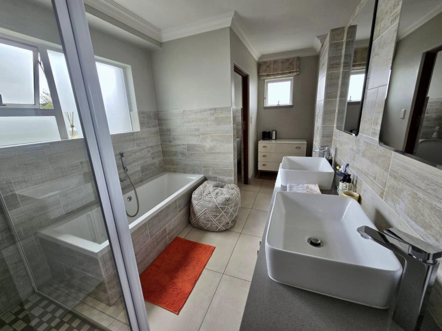 To Let 3 Bedroom Property for Rent in Midstream Meadows Gauteng