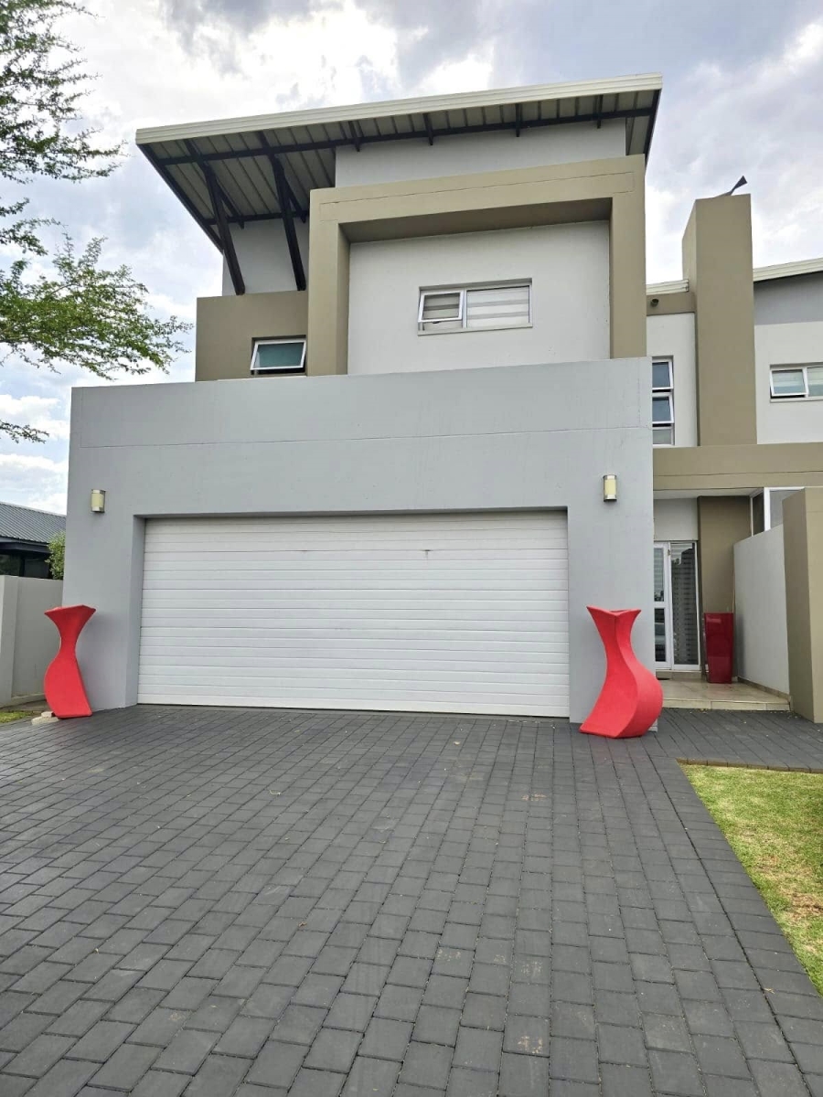 To Let 3 Bedroom Property for Rent in Midstream Meadows Gauteng