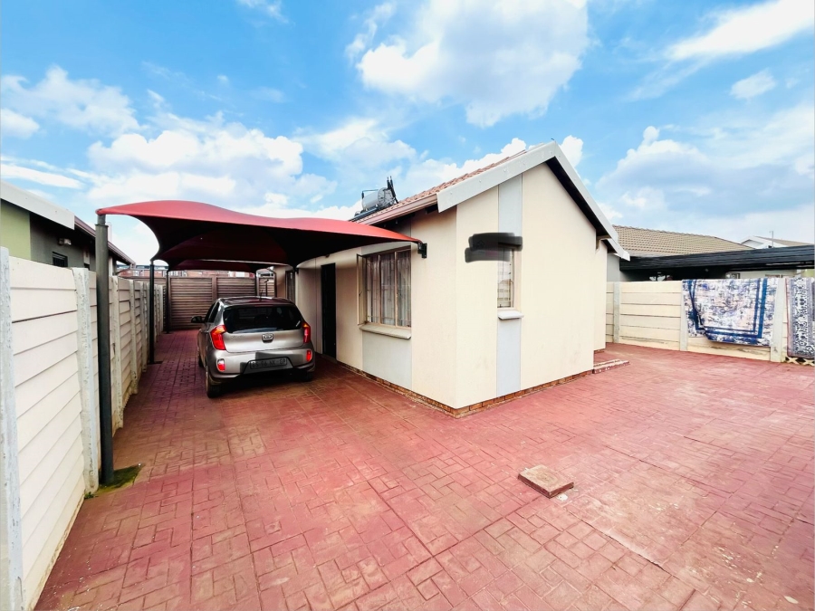 2 Bedroom Property for Sale in Sky City Gauteng