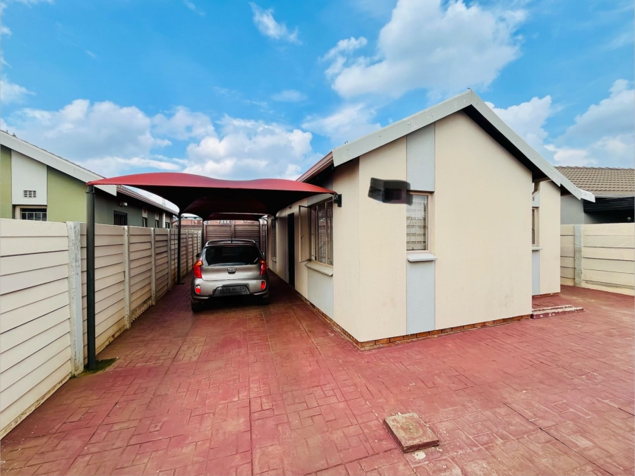 2 Bedroom Property for Sale in Sky City Gauteng