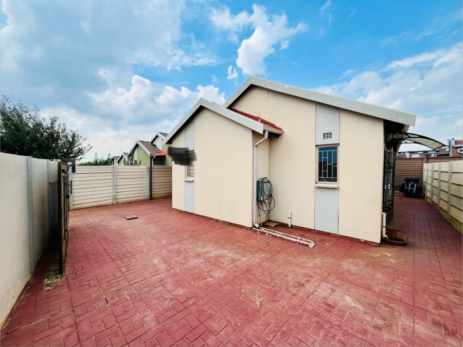 2 Bedroom Property for Sale in Sky City Gauteng