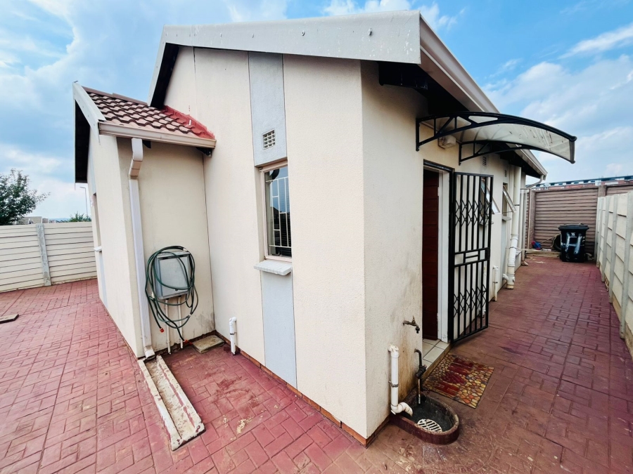 2 Bedroom Property for Sale in Sky City Gauteng