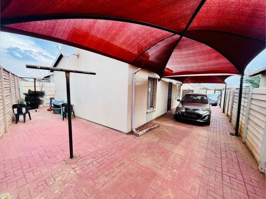 2 Bedroom Property for Sale in Sky City Gauteng