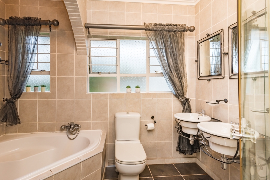 4 Bedroom Property for Sale in Noordheuwel Gauteng