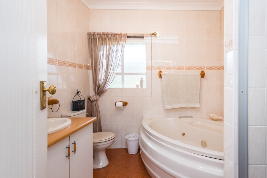 4 Bedroom Property for Sale in Noordheuwel Gauteng